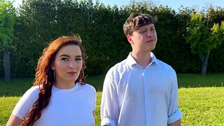 Suzie Sparklez has a pretty ass and she fucks in public