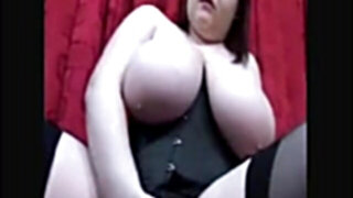 SCOTTISH NIKKI GIGANTIC 34KK MASTERBATING
