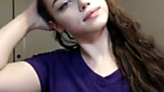 Teenager with Glasses make a Anal Demonstrate on Web Webcam