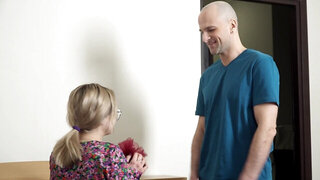 Super horny escort babe is ready to fuck her latest john