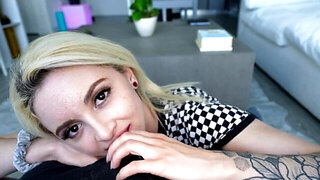 Dorky blondie with a trimmed pussy rides a fat one