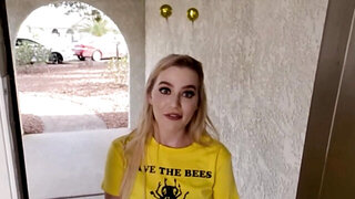 Man makes MILF happy with help of the cock