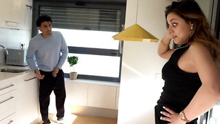 The plumber notices the pussy of the Indian brunette