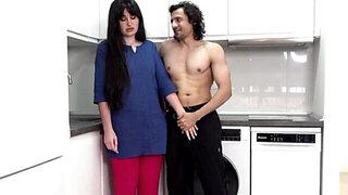 Big booty MILF is going to fuck a sleazy Indian fella