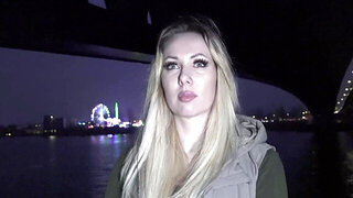 Fucking this round ass blonde is the hottest thing