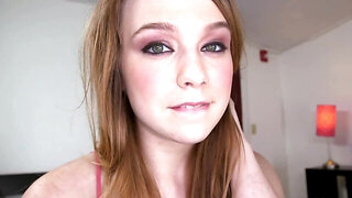 Enticing sexpot adores playing solo with her favorite sex toy