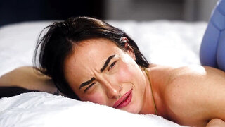 Serena Hill receives a massage from Chiara Chiantis