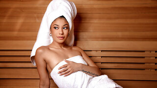 Sauna girls choose to have lots of fun in the sun as well