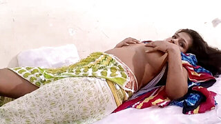 Bored babe is left all alone and she wants to orgasm