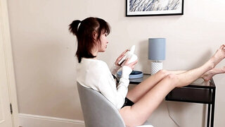 Solo brunette with a hairy cunt getting herself off