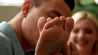 Romantic foot fetish fuck with a thick blondie