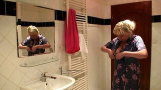 Blonde hooks up with her landlord's stepson