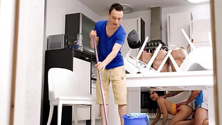 Lisa Belys ends up getting fucked by a muscular man