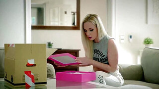 Vinna Reed wants to get fucked in her white lingerie