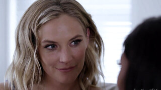 Mona Wales eats black lesbian cunt with pure lust