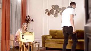 Sexy GILF's cunt is better and wetter than a young one