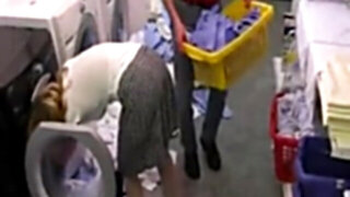 Hotelschlampe in der waeschekammer gefickt by snahbrandy