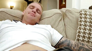 Big ass momma wants to get her pussy worshipped too