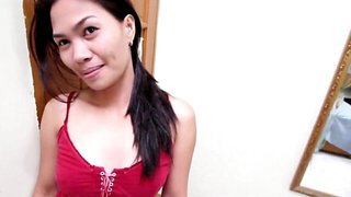 Extra cash won't hurt so the Thai woman has sex