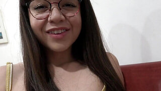 Sexy teen lets him eat that pussy with great closeups