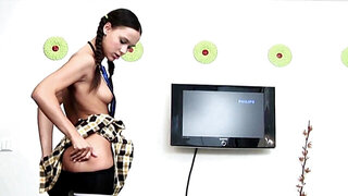 Skinny beauty plays with her pussy to great results