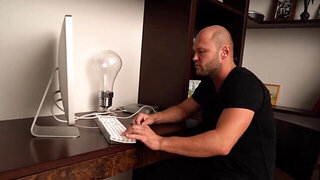 Pale brunette babe is going to get fucked in cowgirl