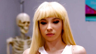 Kenzie Reeves and Serene Siren do nasty things together