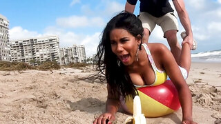 Pervy fitness instructor gets cock blown by curvy ebony teen