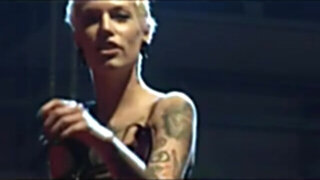 rock hard lesbo going knuckle deep on display stage