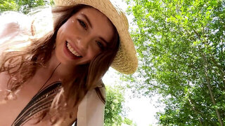 She spends the last day of her vacation by fucking and sucking