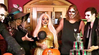 Witch with a hot mature pussy gets fucked by a hung guy