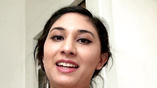 Nenetl Avril washes her hairy muff in the sink, WHAT