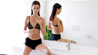 Shania Vegax is going to play with herself to get you off