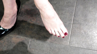 Charlotte Sins wants to make her feet your GOD
