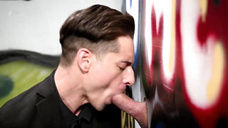 Muscular boss invites the twink lad into his office