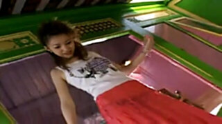 Aino Kishi dances