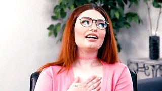 Alexis Fawx opens her legs for Annabel Redd, the patient