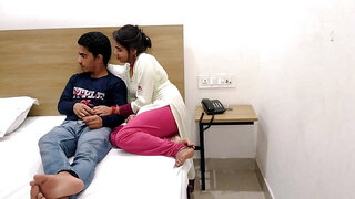 Indian babe is in a hotel room with her horny lover