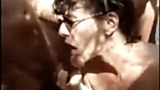 A French mature dogging Blowbang at the beach