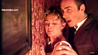 Celeb Jennifer O'Dell does total nakedness