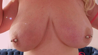 Big tits MILF showing what she can do in the sack