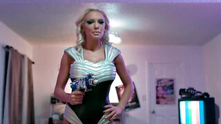 Teen lezzies fucked by a blonde MILF in a weird dream