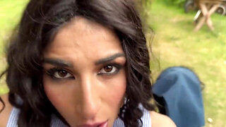 Smoldering hot brunette ends up getting stretched out