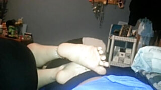 salsa's sneaky footjob