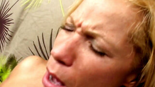 The moaning hotwife Kimmie Morr enjoying a fat one