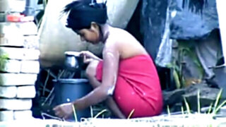 wow... awesome desi village ultra-hottie bathing outside