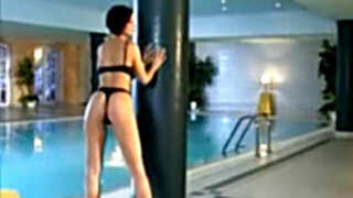Underwear model gets super-penetrating-super-fucking-hot with the photographer