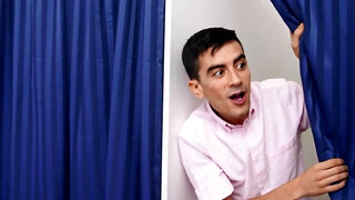 Store clerk is lucky to analyze the curvaceous girl from behind