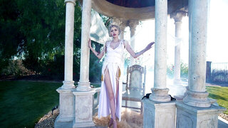 Kyaa Chimera gets worshipped in a kinky video