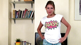 Loredana bares it all so she can play with her hole